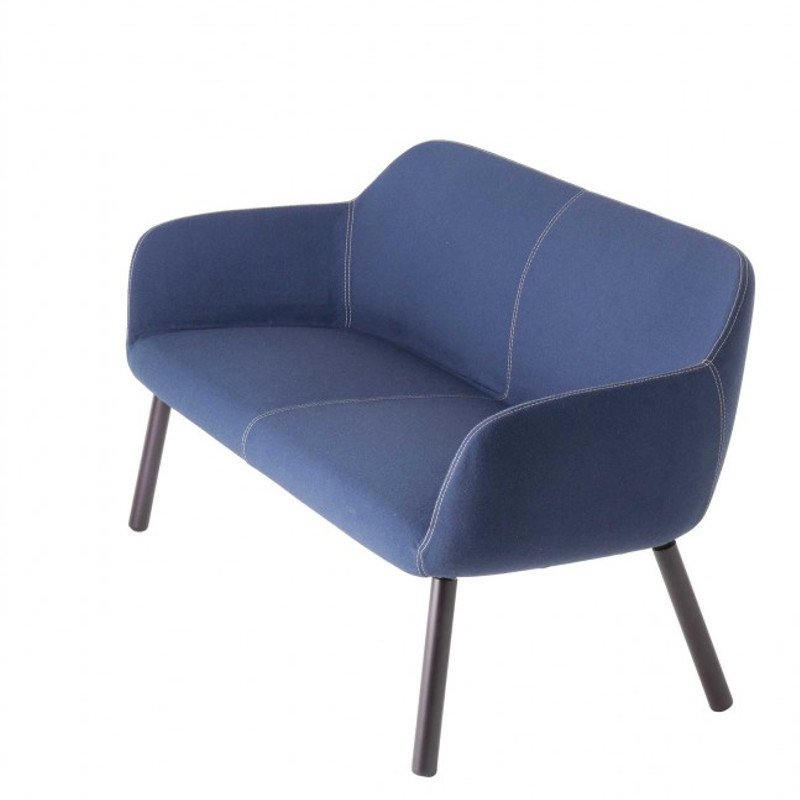 Myra 680 favázas négylábú kétszemélyes kanapé