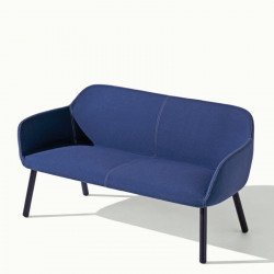 Myra 680 favázas négylábú kétszemélyes kanapé