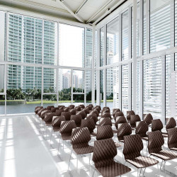 Uni 552-G polipropilén vázas szánkótalpas szék összekötõ rögzítõ elemmel