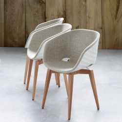 Uni-ka 599M kárpitozott fa lábú karfás szék