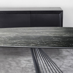 Dama 588 három ajtós tömör dió komód biztonsági üveggel