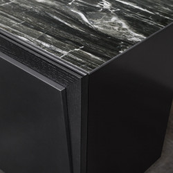 Dama 588 három ajtós tömör dió komód biztonsági üveggel