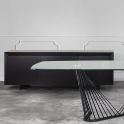 Dama 588 három ajtós tömör dió komód biztonsági üveggel