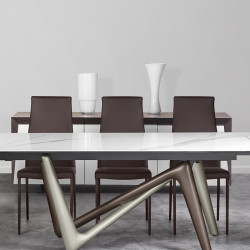 Dama 588 három ajtós tömör dió komód biztonsági üveggel