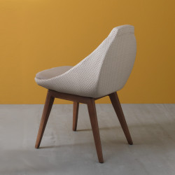 Desire 956 fa vázas szék szövet kárpittal