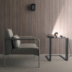 Liza 684 fém vázas karosszék valódi bõr kárpittal - párnával 05 Fémvázas karosszékek 0 COMPAR