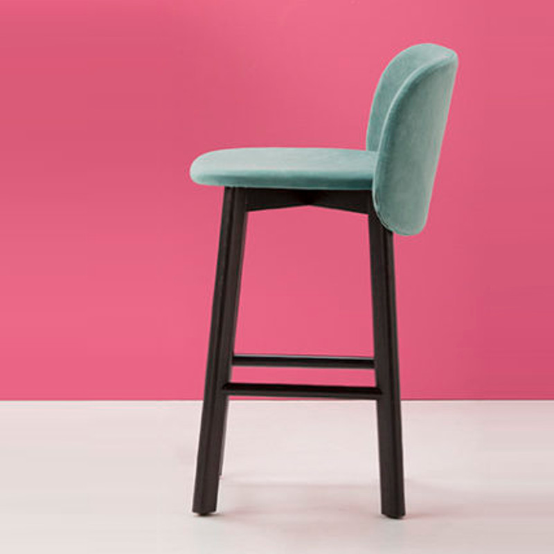 Chips SG-65 kárpitozott fa vázas bárszék