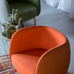 Mousse P kárpitozott fa vázas fotel