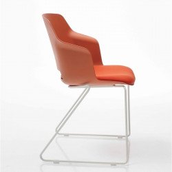 Clop polipropilén vázas szánkótalpas karosszék párnázott - kárpitozott üléssel