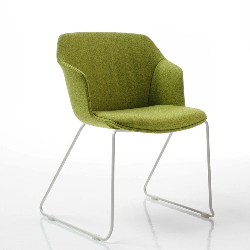 Clop Riv polipropilén vázas szánkótalpas kárpitozott karosszék poliuretán hab párnázással