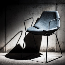 Eon kárpitozott szánkótalpas szék