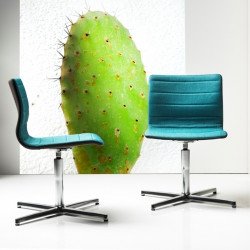 Miss kárpitozott forgatható irodai szék 4-ágú csillag központi lábbal - egyensúly mechanizmussal