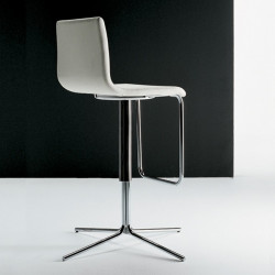 Prince kárpitozott bárszék magas háttámlával