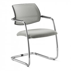 Social kárpitozott karosszék alacsony háttámlával - szánkótalpas lábbal 05 Fémvázas karosszékek Diemme