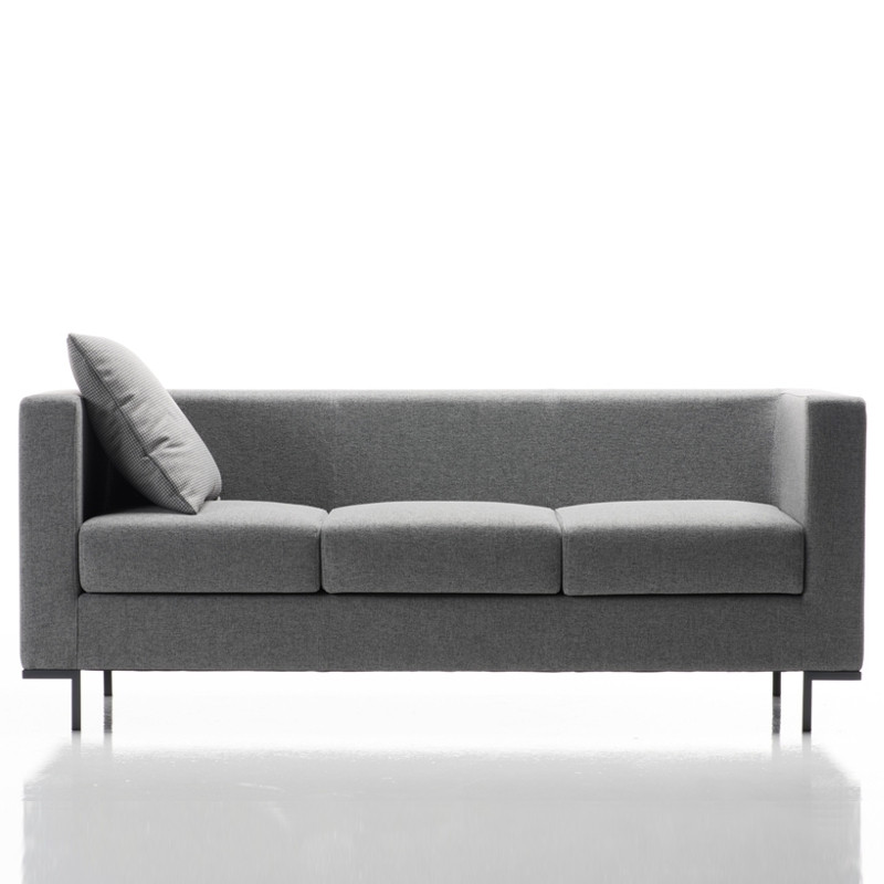 Hall kárpitozott háromszemélyes kanapé