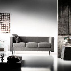 Hall kárpitozott háromszemélyes kanapé