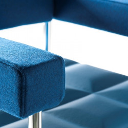 Qubiq kárpitozott fotel