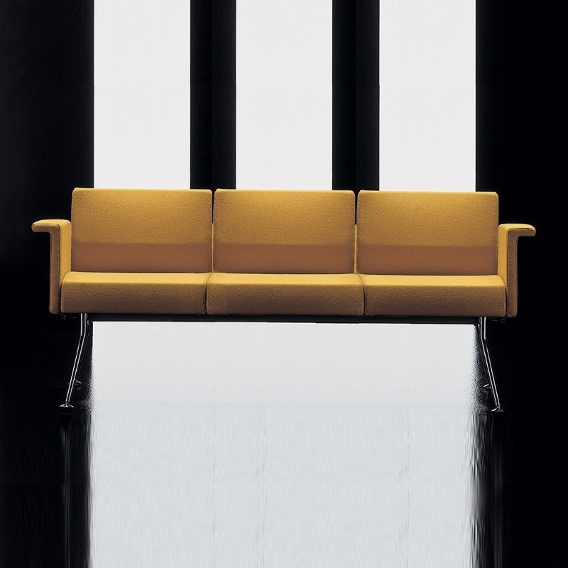 Ypsilon kárpitozott háromszemélyes kanapé