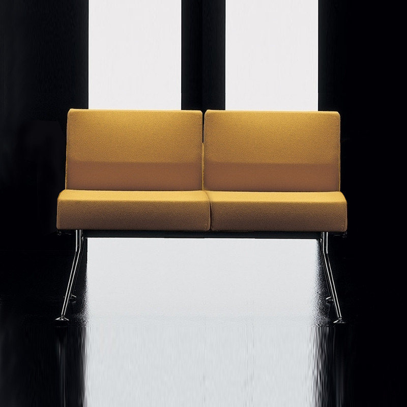 Ypsilon kárpitozott kétszemélyes kanapé karfák nélkül