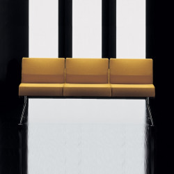 Ypsilon kárpitozott háromszemélyes kanapé karfák nélkül 06 Vendéglátás Diemme