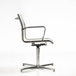 Auckland kárpitozott irodai szék - négy ágú központi forgatható lábbal