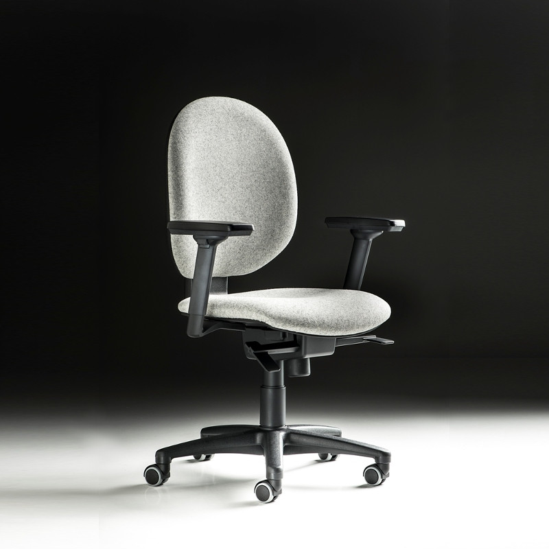 Bingo állítható magasságú irodai forgószék fekete talppal