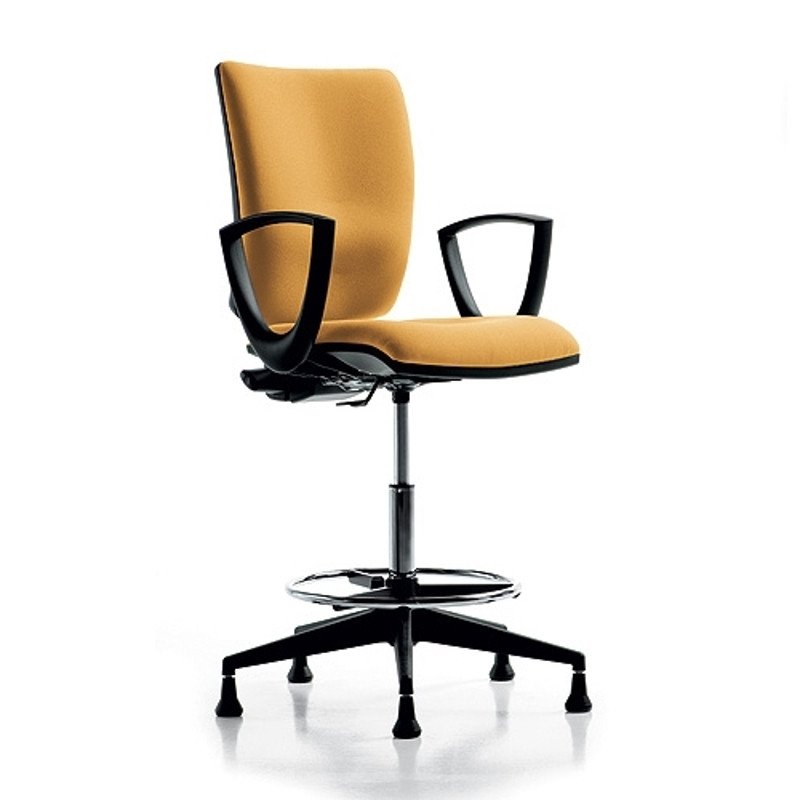 Five állítható magasságú kárpitozott bárszék