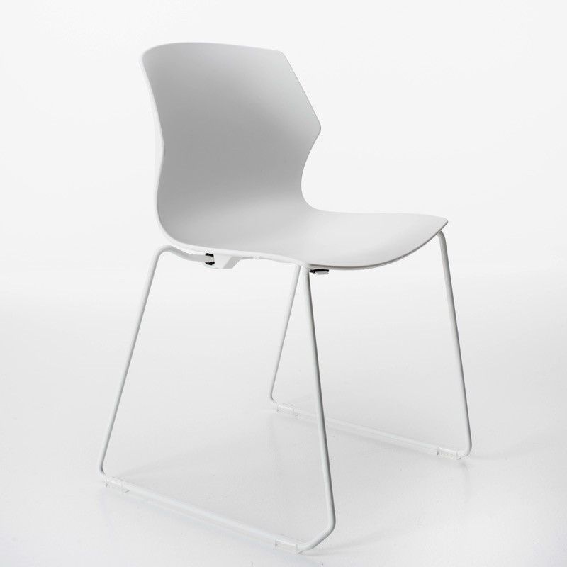 No Frill kárpitozott szánkótalpas fémvázas szék