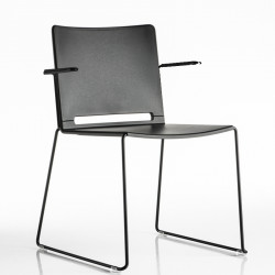 Slim polipropilén vázas karosszék fehér vagy fekete szánkótalpas lábbal 05 Műanyag karosszékek Diemme