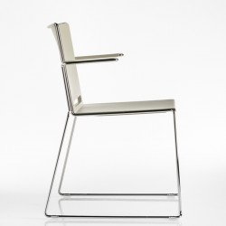 Slim polipropilén vázas karosszék krómozott szánkótalpas lábbal