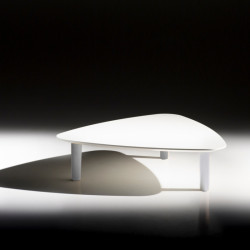 Bread fehér háromszög alakú dohányzóasztal - fehér lakkozott tölgy lábbal 02 Dohányzóasztalok Diemme