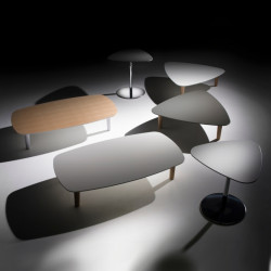 Bread sötétszürke háromszög alakú dohányzóasztal - krómozott központi lábbal