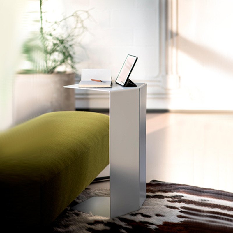 Clock fehér fém vázas dohányzóasztal