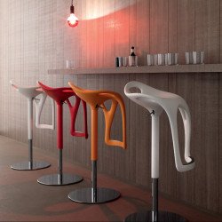 Form 489 állítható magasságú bárszék tűzálló poliuretánból